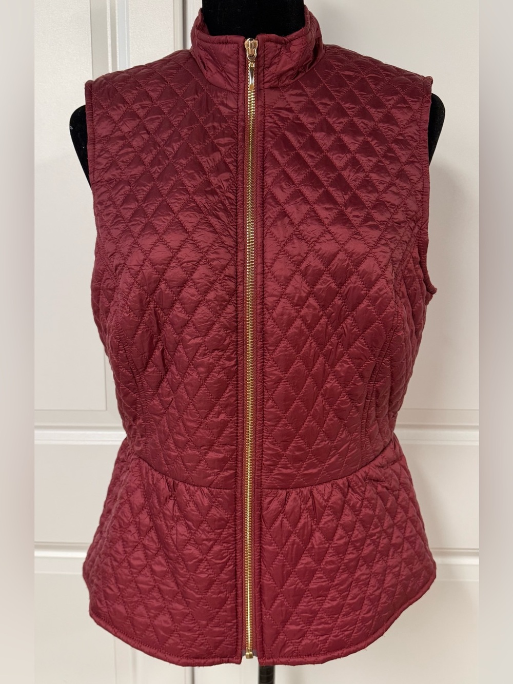 White House Black Market Quilted Zip Up Vest
